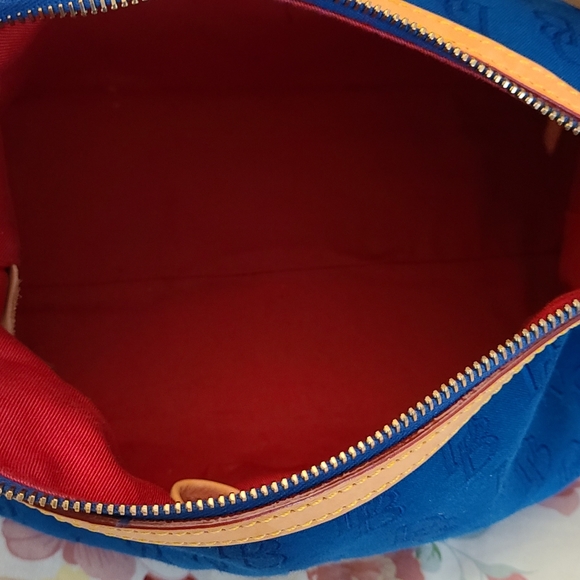 Dooney & Bourke - Picture 4 of 6